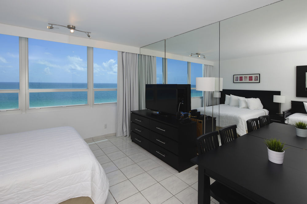 Castle Beach By New Point Miami Hotel ไมอามีบีช ภายนอก รูปภาพ