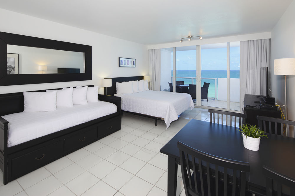 Castle Beach By New Point Miami Hotel ไมอามีบีช ภายนอก รูปภาพ
