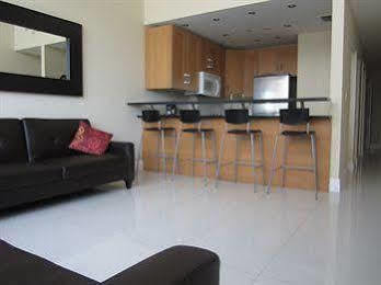 Castle Beach By New Point Miami Hotel ไมอามีบีช ภายนอก รูปภาพ